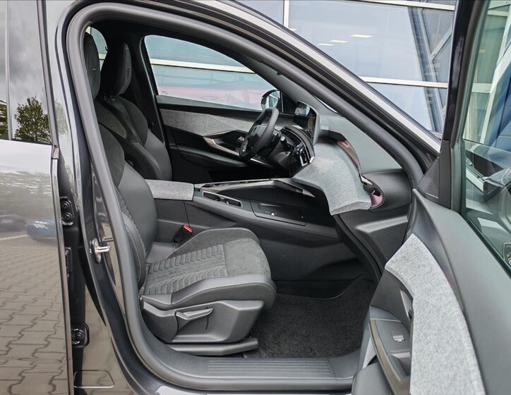 Peugeot 5008 SUV / Terénní 1,2 l 107 kw