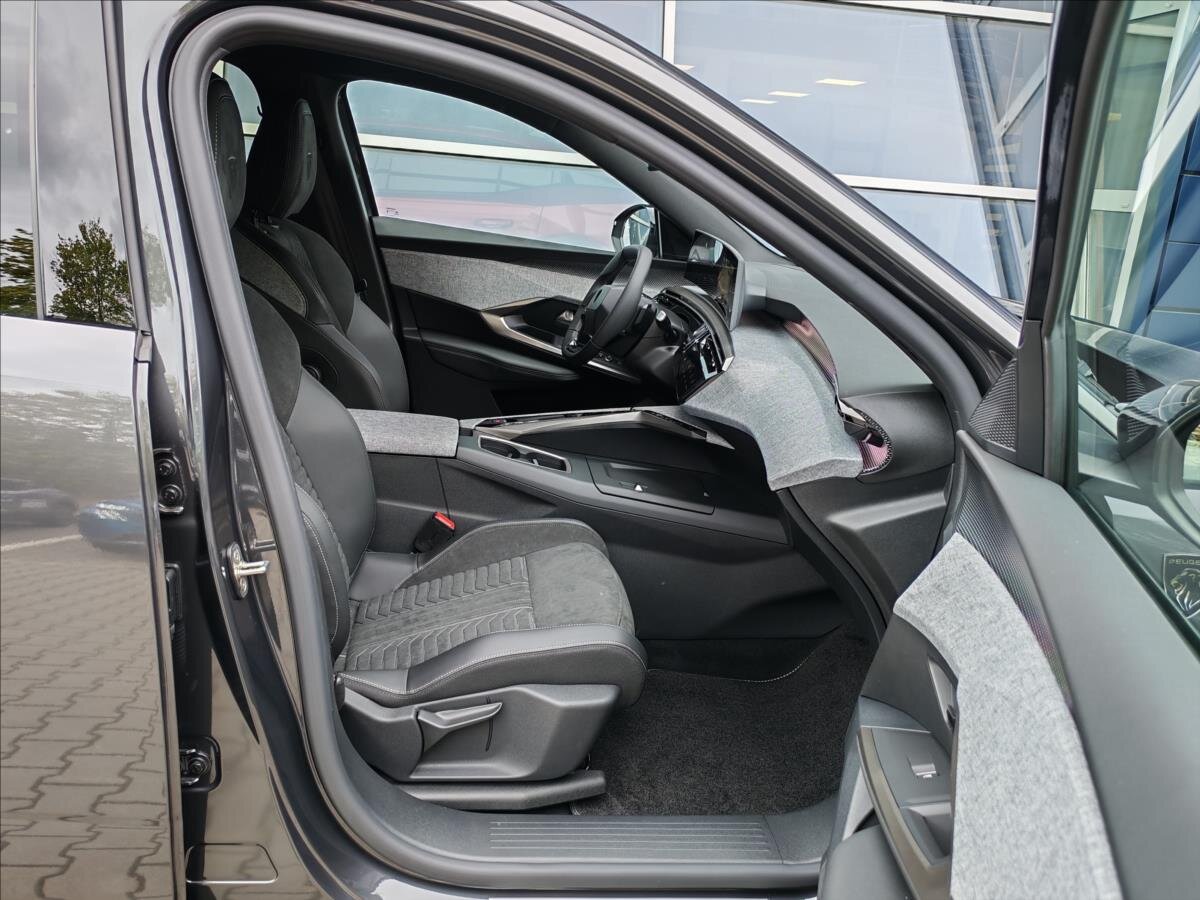 Peugeot 5008 SUV / Terénní 1,2 l 107 kw