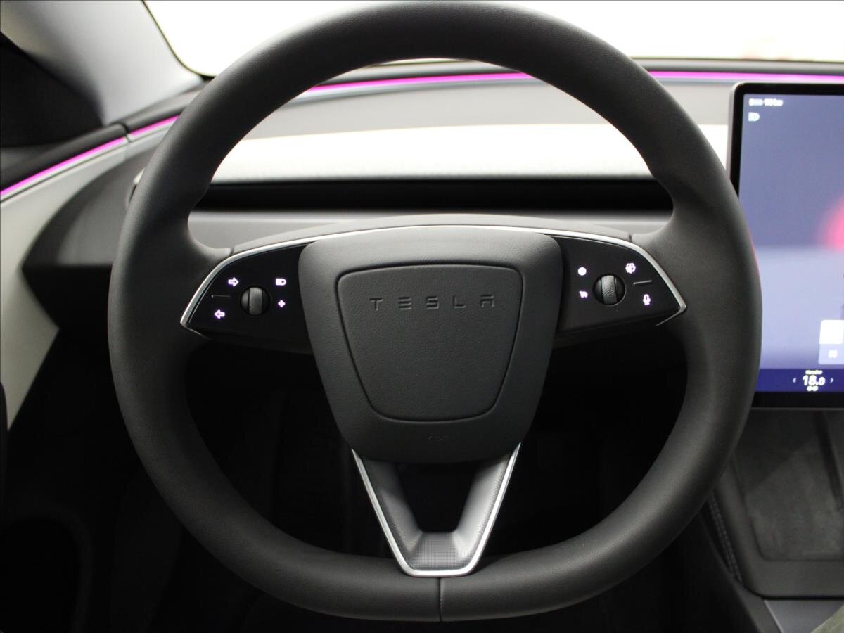 Tesla Model 3 Sedan / Limuzína 0,0 366 kw