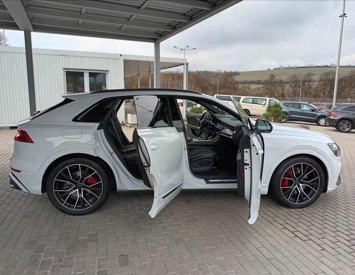 Audi SQ8 SUV / Terénní 4,0 l 320 kw