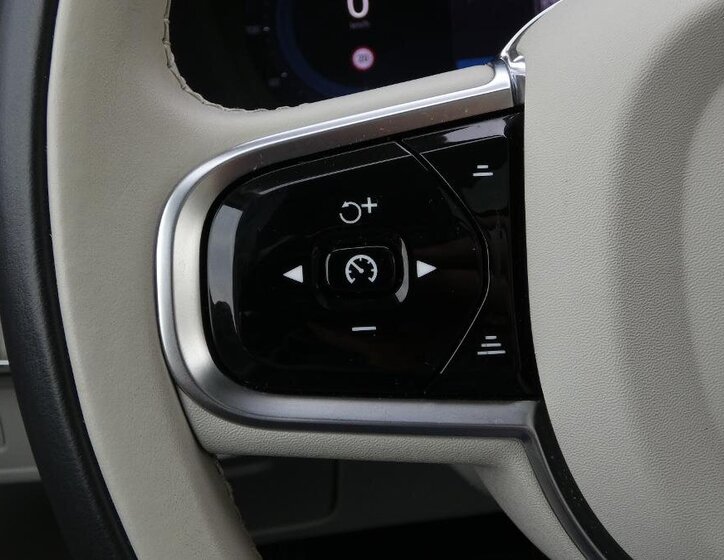 Volvo XC90 SUV / Terénní 2,0 l 173 kw