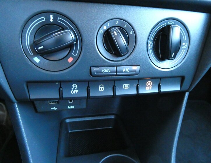 Škoda Rapid Sedan / Limuzína 1,2 l 66 kw