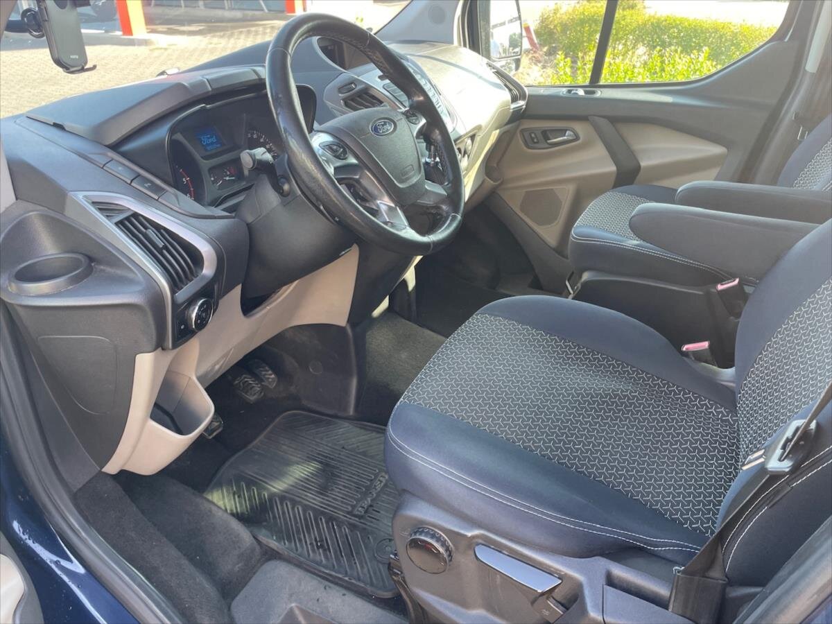 Ford Tourneo Custom Kombi 2,0 l 96 kw