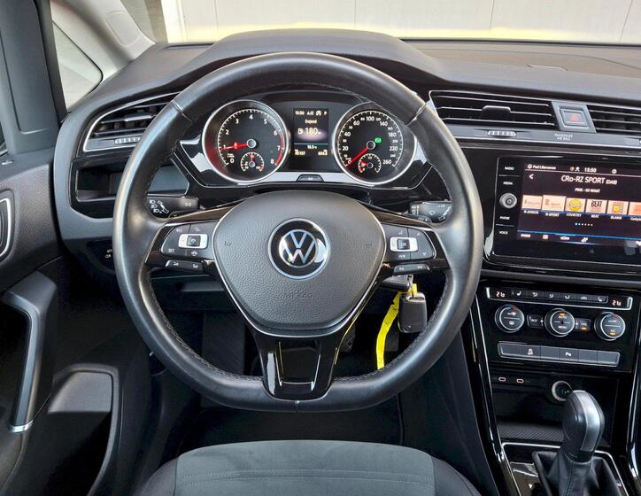 Volkswagen Touran 16