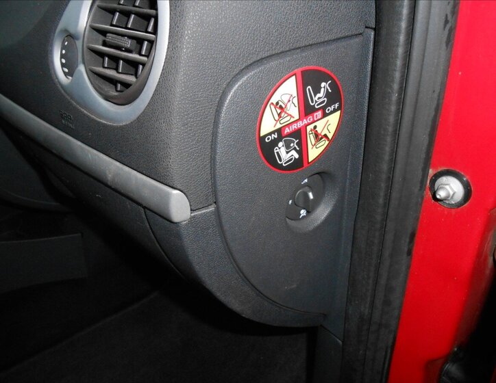 Renault Clio Hatchback 1,1 l 55 kw