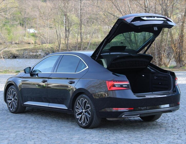 Škoda Superb Sedan / Limuzína 2,0 l 147 kw
