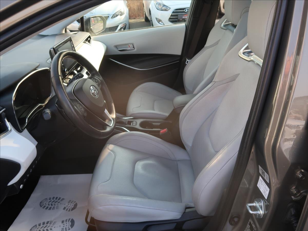 Toyota Corolla Kombi 2,0 l 132 kw