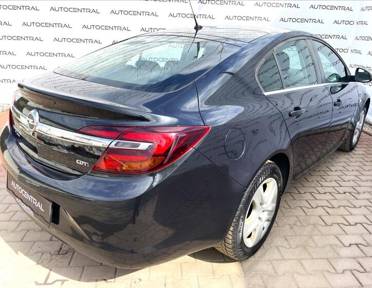Opel Insignia 9