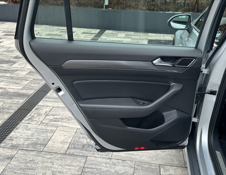 Volkswagen Passat Kombi 2,0 l 140 kw