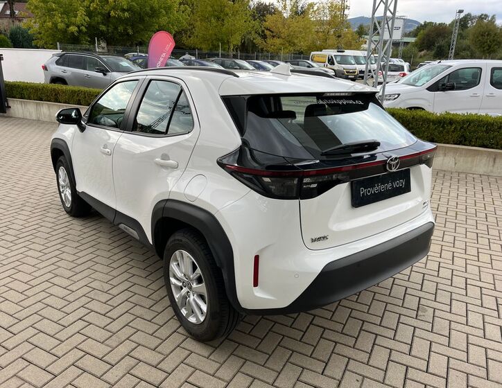 Toyota Yaris Cross 4