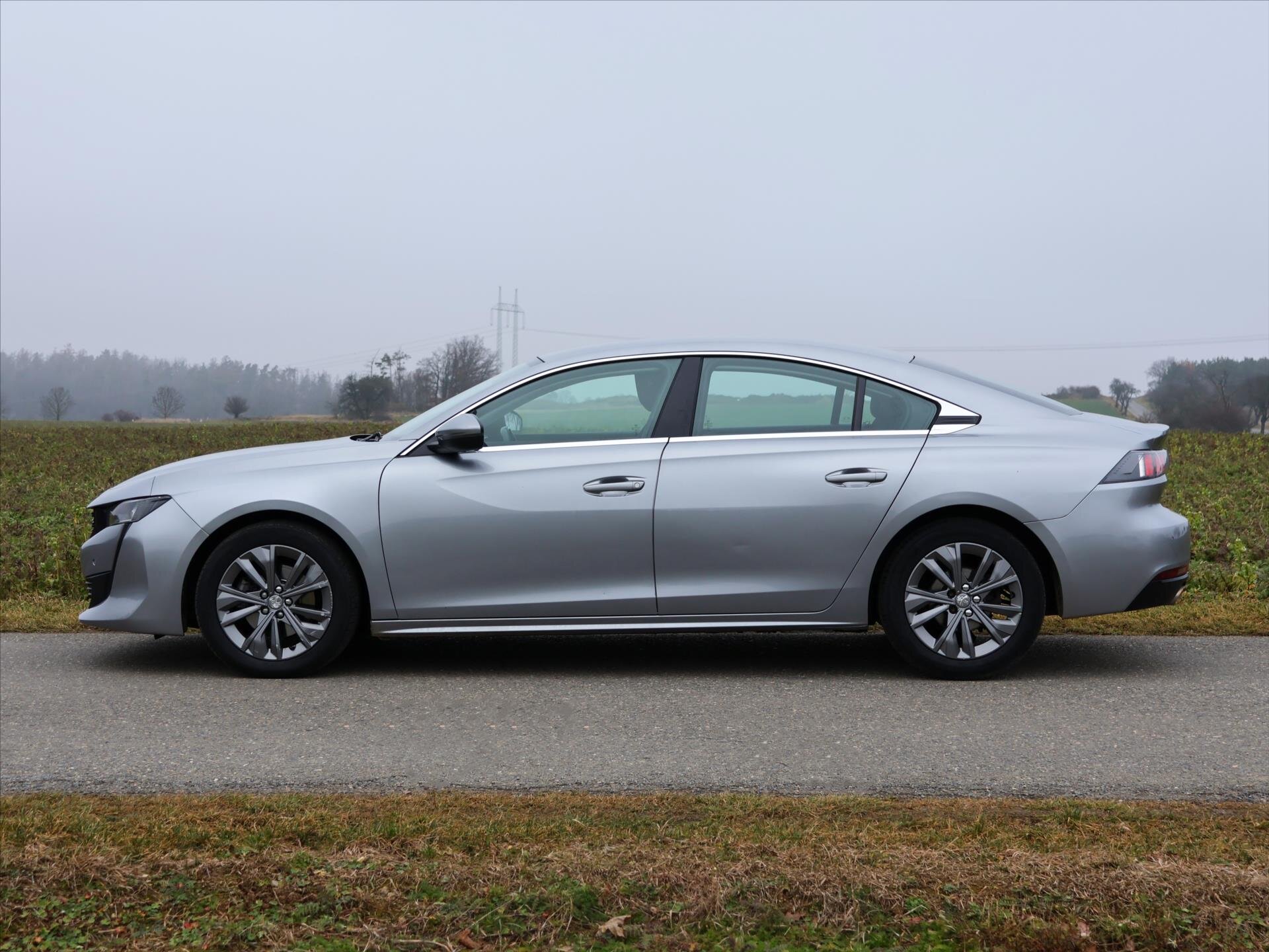 Peugeot 508 Liftback 1,6 l 133 kw