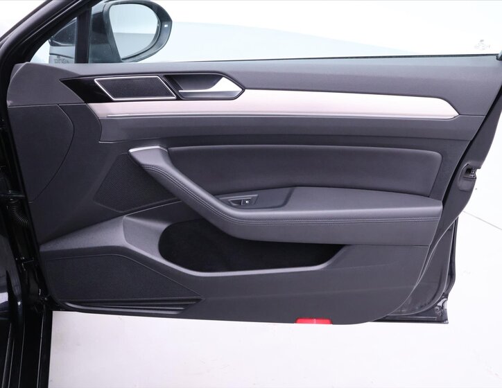 Volkswagen Passat Kombi 2,0 l 140 kw