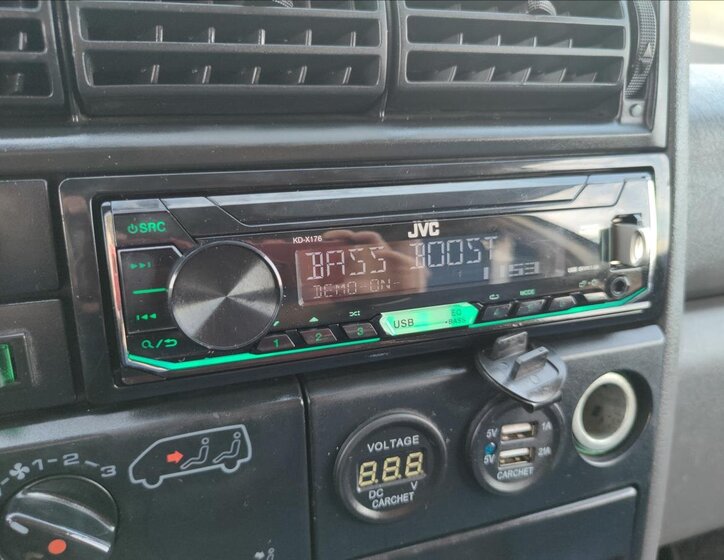 Volkswagen Transporter Kombi 2,5 l 75 kw