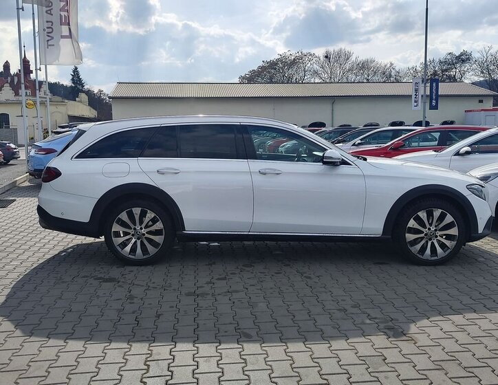 Mercedes-Benz Třídy E Kombi 2,0 l 143 kw