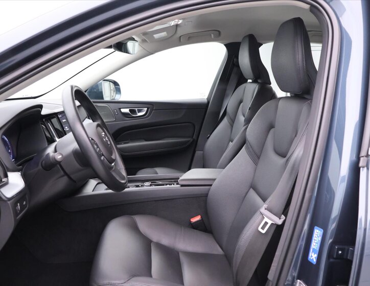 Volvo XC60 SUV / Terénní 2,0 l 145 kw