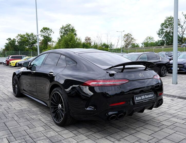 Mercedes-Benz AMG GT 4