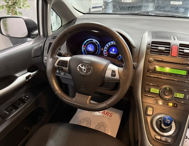 Toyota Auris Hatchback 1,8 l 73 kw