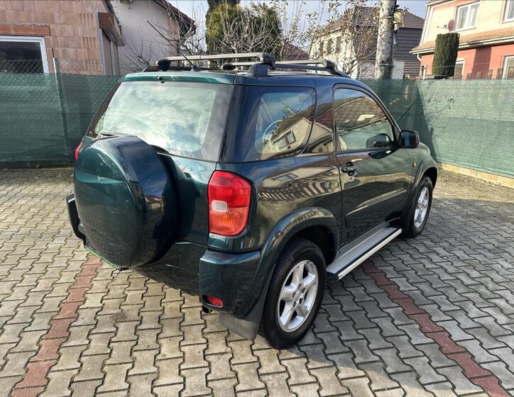 Toyota RAV4 SUV / Terénní 2,0 l 110 kw