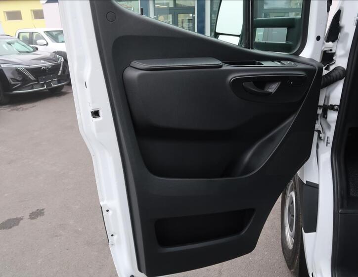 Mercedes-Benz Sprinter 18