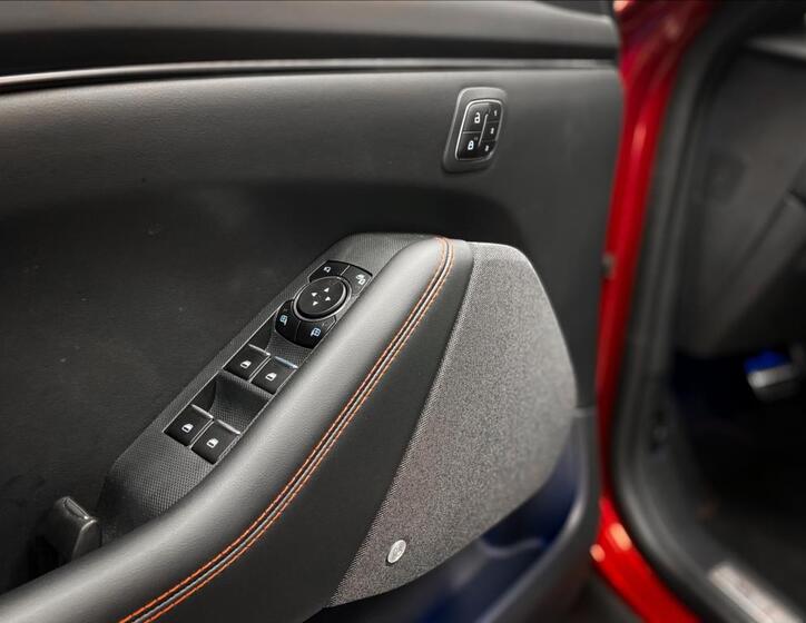 Ford Mustang Mach-E 10