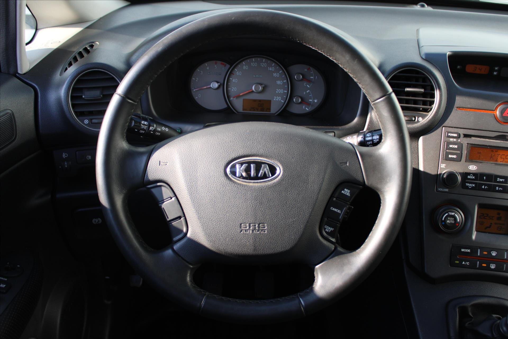 KIA Carens MPV 2,0 l 100 kw