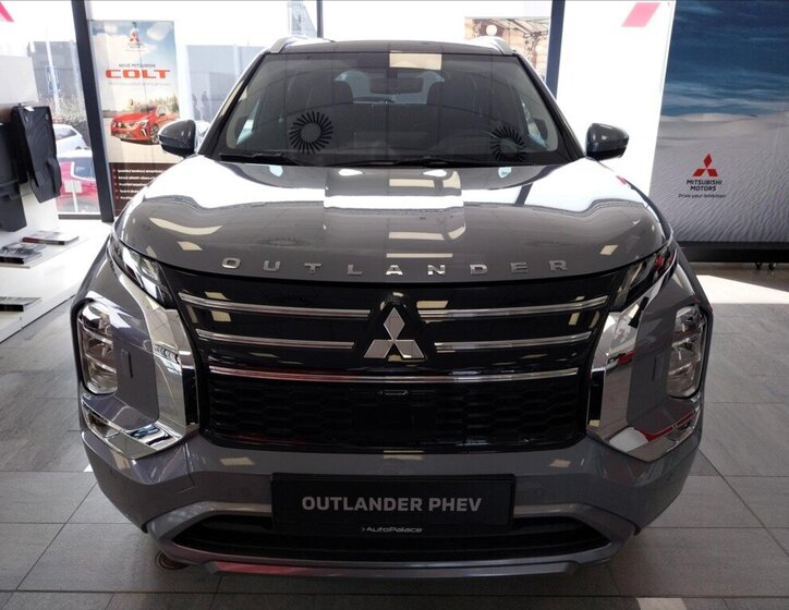 Mitsubishi Outlander SUV / Terénní 2,4 l 225 kw