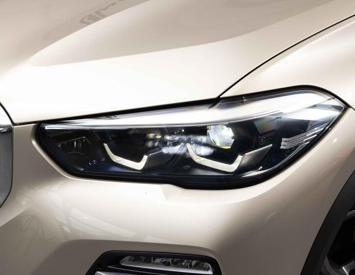 BMW X5 SUV 3,0 l 250 kw