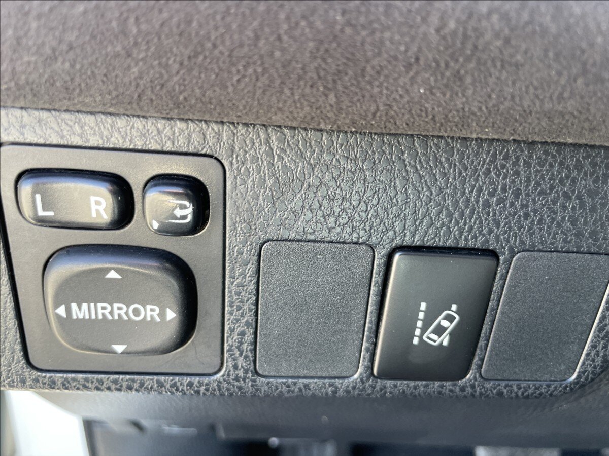 Toyota RAV4 SUV / Terénní 2,5 l 145 kw