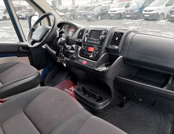 Peugeot Boxer Valník 2,2 l 121 kw