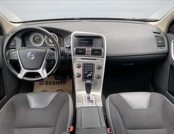 Volvo XC60 Kombi 2,4 l 151 kw