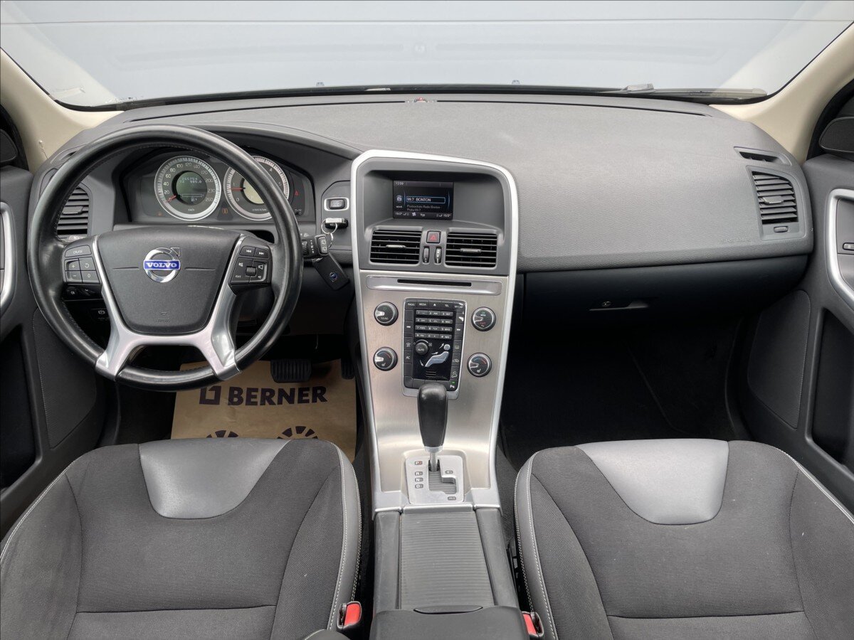 Volvo XC60 Kombi 2,4 l 151 kw