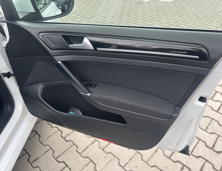 Volkswagen Golf Kombi 2,0 l 110 kw