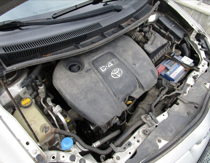 Toyota Auris Hatchback 1,4 l 66 kw