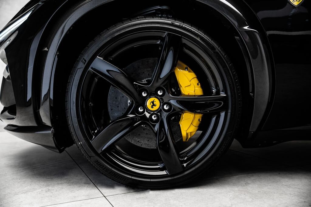 Ferrari Ostatní SUV / Terénní 6,5 l 529 kw