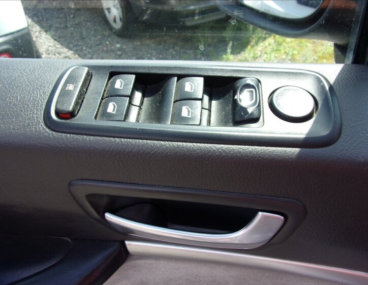 Peugeot 807 MPV 2,0 l 100 kw