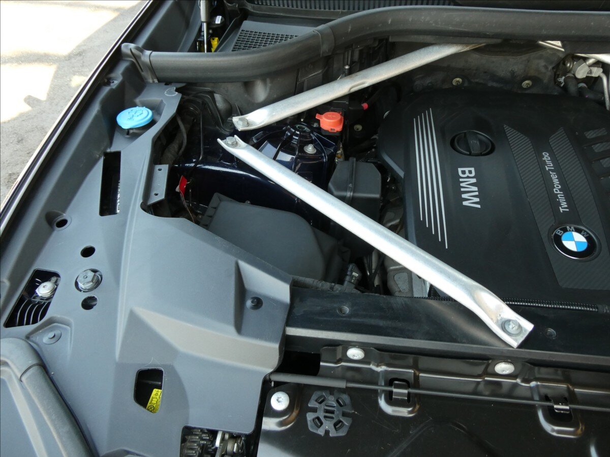 BMW X5 SUV / Terénní 3,0 l 195 kw