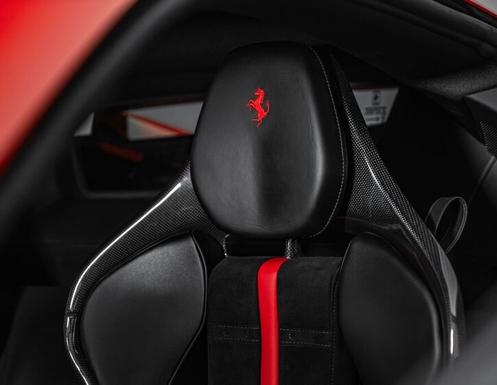 Ferrari SF90 Kupé 4,0 l 574 kw
