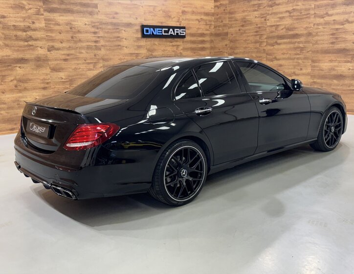 Mercedes-Benz Třídy E Sedan / Limuzína 2,9 l 250 kw