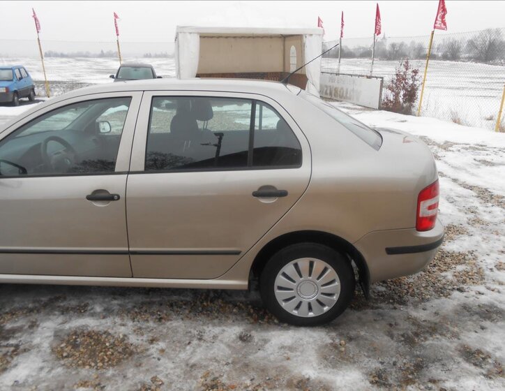 Škoda Fabia Sedan / Limuzína 1,2 l 47 kw