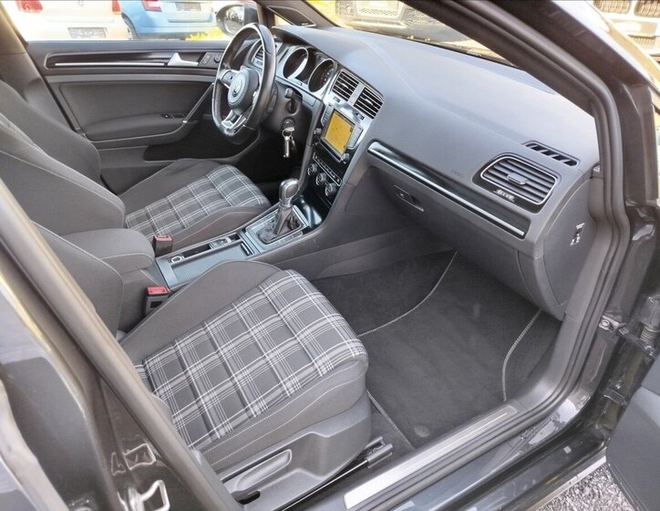 Volkswagen Golf Kombi 2,0 l 135 kw