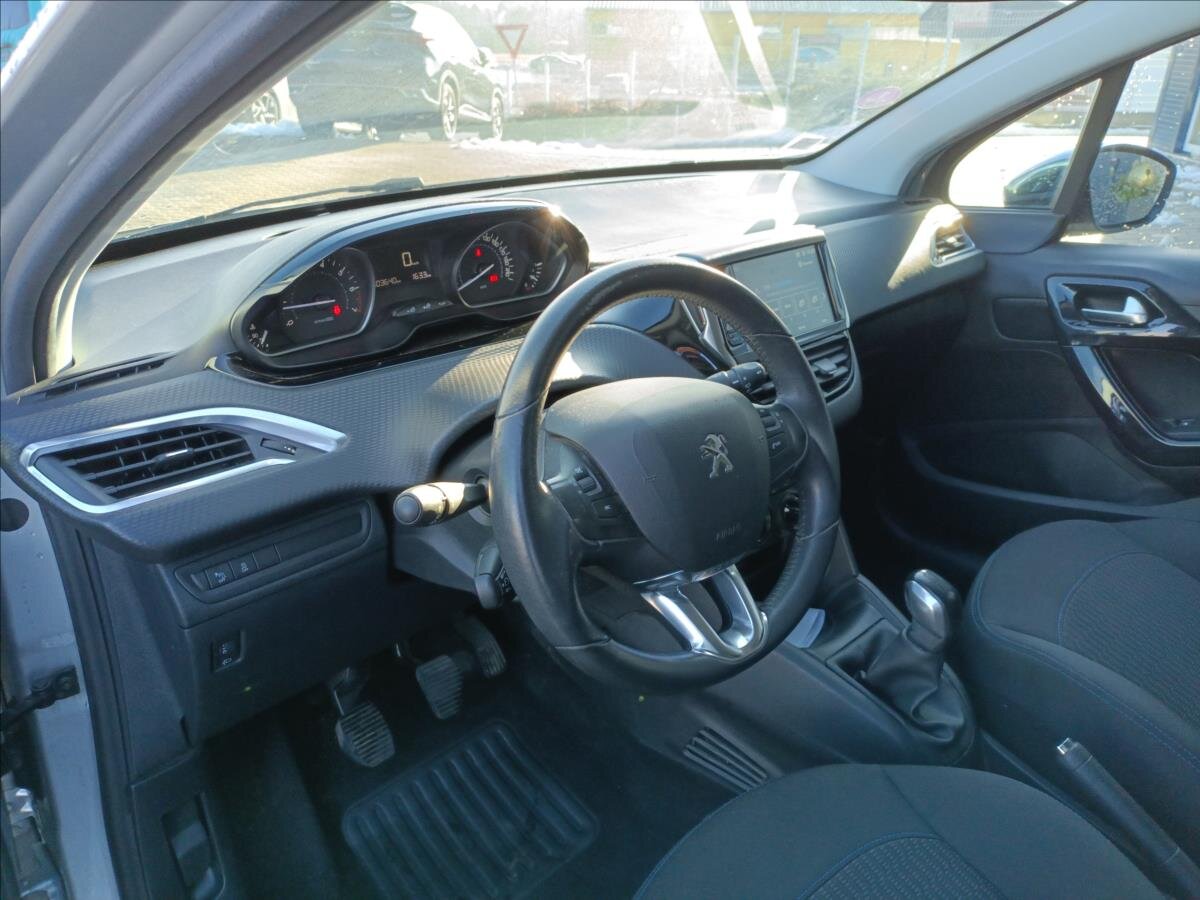 Peugeot 208 Hatchback 1,2 l 60 kw