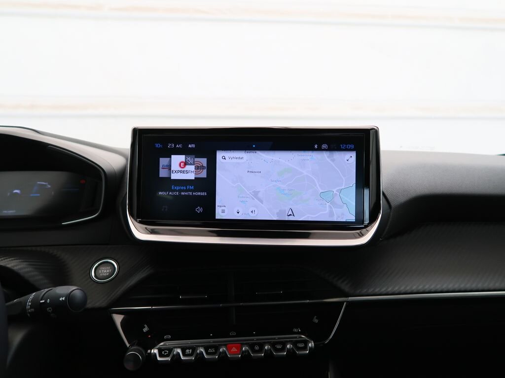 Peugeot 208 Hatchback 1,2 l 74 kw