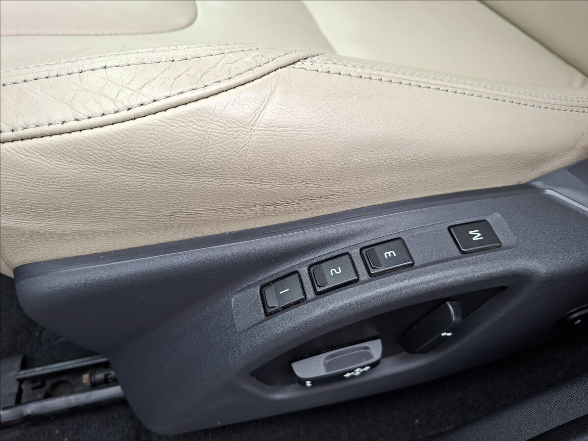 Volvo XC60 Kombi 2,4 l 162 kw