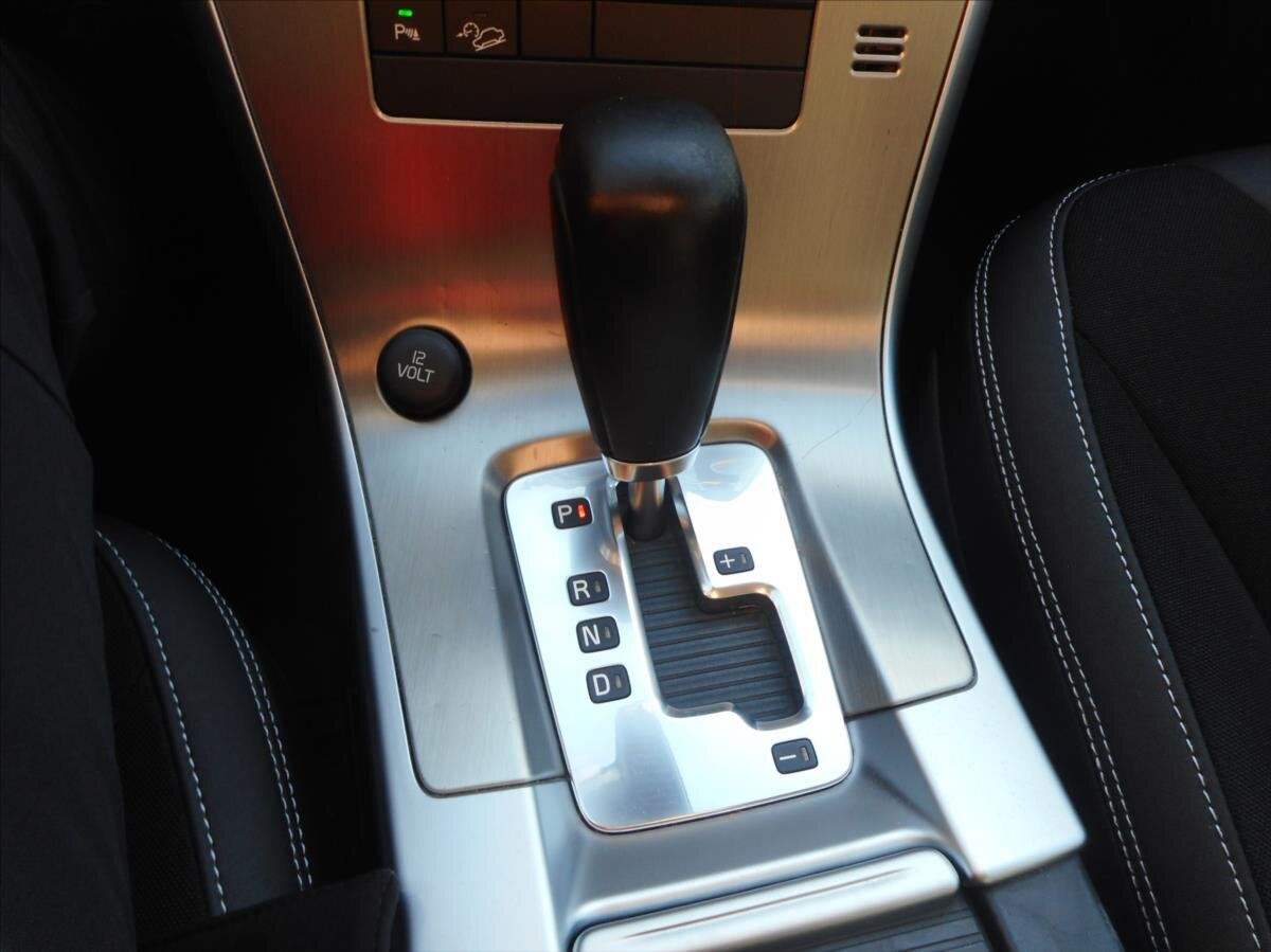 Volvo XC60 SUV 2,4 l 120 kw