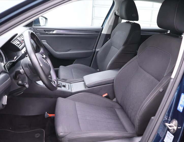 Škoda Superb Liftback 1,5 l 110 kw