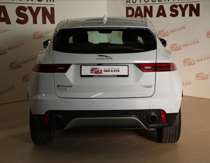 Jaguar E-Pace 5