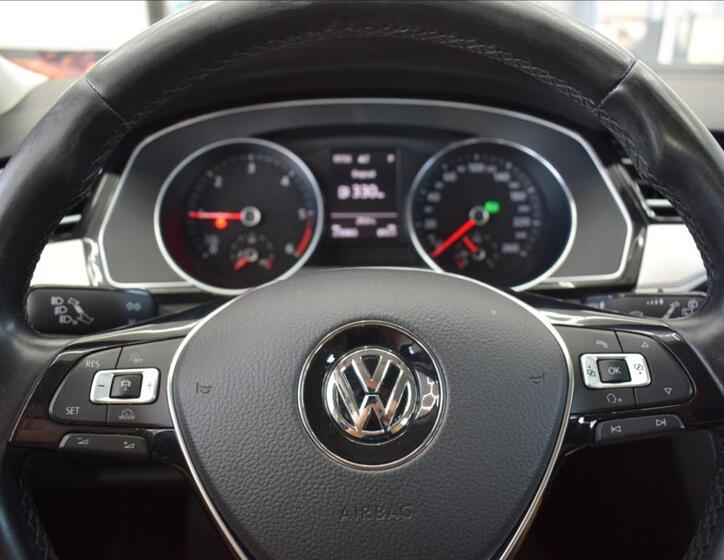 Volkswagen Passat 16