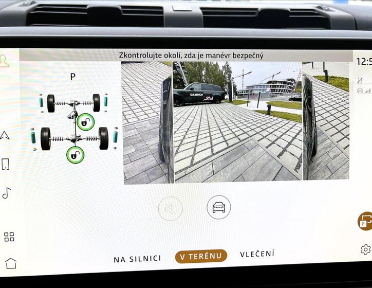 Land Rover Defender 18