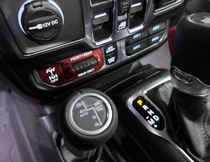 Jeep Wrangler Kombi 2,0 l 200 kw