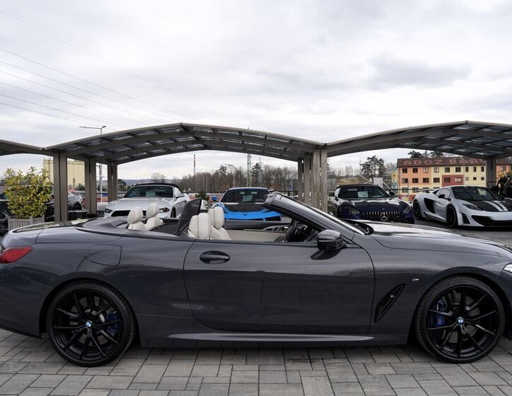 BMW Řada 8 Kabriolet 4,4 l 390 kw